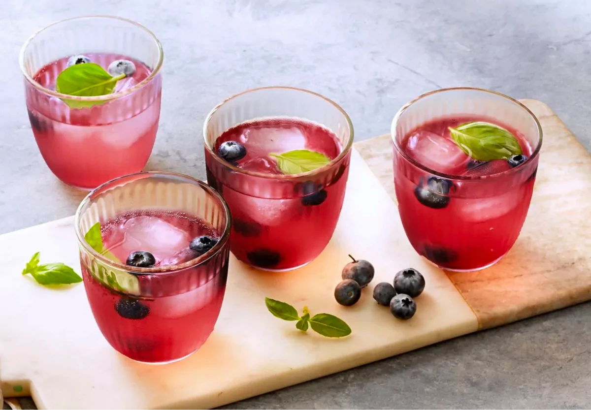 berry and basil green tea mocktail